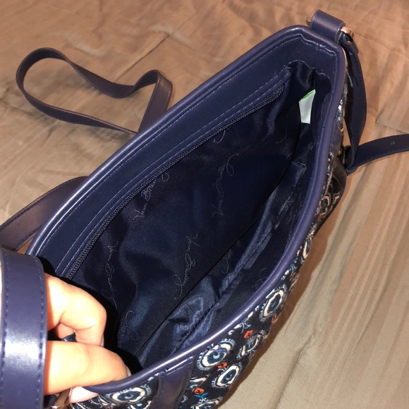 Vera Bradley Medium Sized Marrakesh Crossbody!!! - Picture 3 of 4